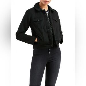 New without tag Levi’s Women's Original Sherpa Trucker Jacket size S